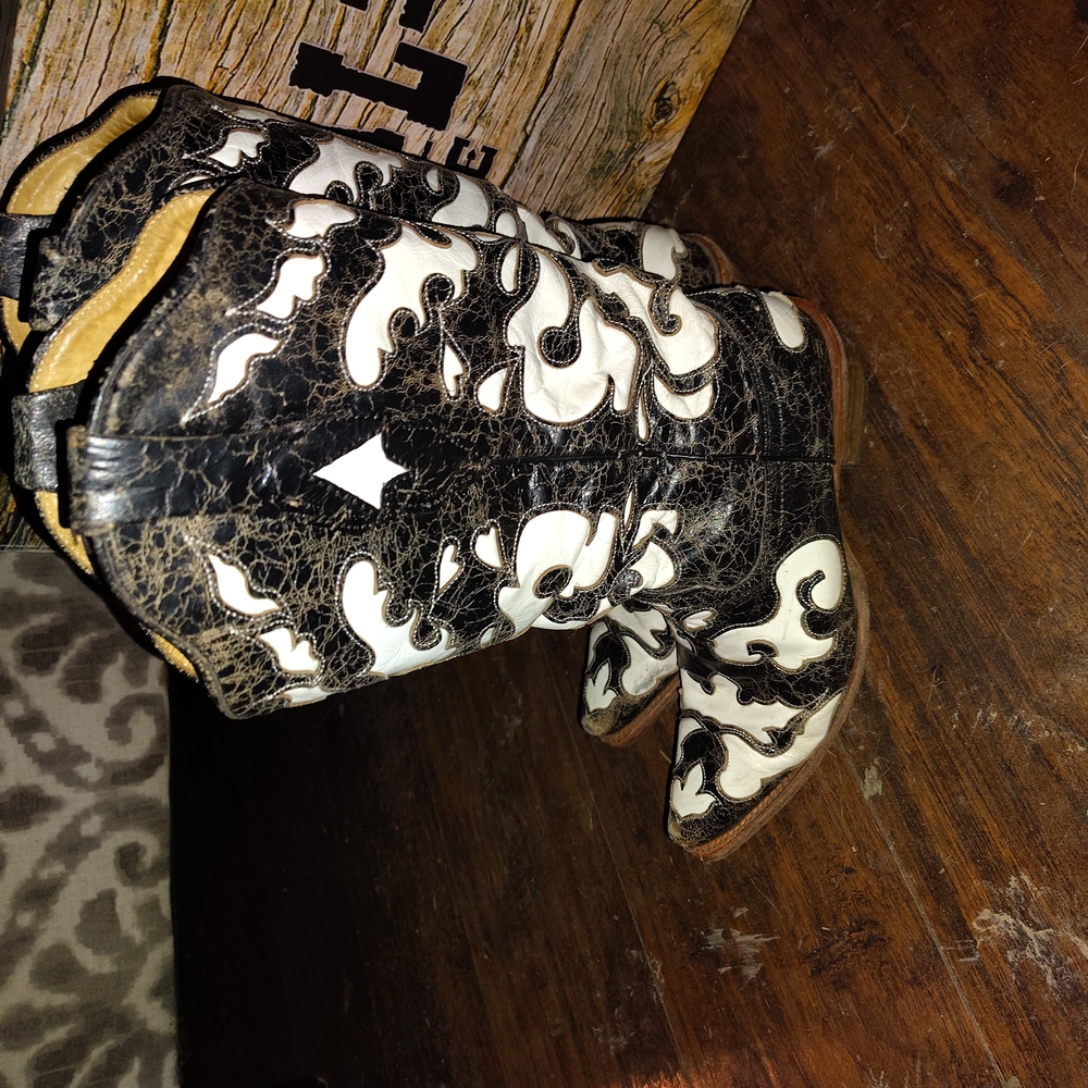 Black and White Western Cowboy Boots
